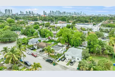 1122 NW 38th St, Miami, FL 33127 - Photo 23