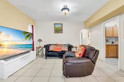 1122 NW 38th St, Miami, FL 33127 - Photo 7
