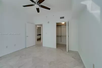 31 SE 5th St #3306, Miami, FL 33131 - Photo 11