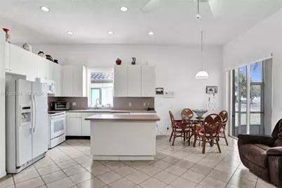 1155 NW 132nd Ave, Pembroke Pines, FL 33028 - Photo 13