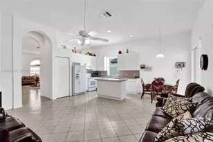 1155 NW 132nd Ave, Pembroke Pines, FL 33028 - Photo 19