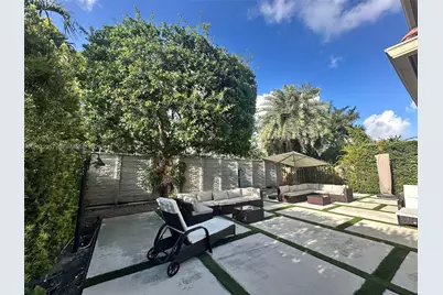 10919 NW 80th Ln, Doral, FL 33178 - Photo 3