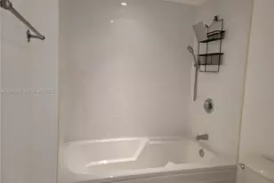 690 SW 1st Ct, Miami, FL 33130 - Photo 21