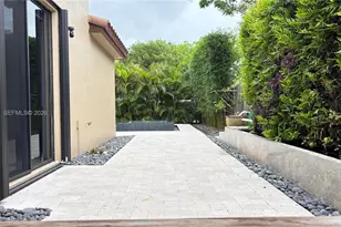 157 NE 25th Ave, Homestead, FL 33033 - Photo 3
