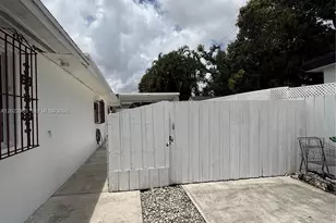 1046 NW 33rd Ave, Miami, FL 33125 - Photo 21