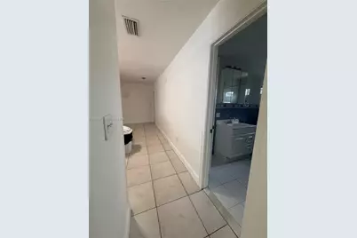 1046 NW 33rd Ave #Back, Miami, FL 33125 - Photo 17