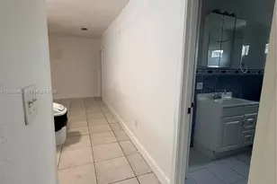 1046 NW 33rd Ave, Miami, FL 33125 - Photo 17
