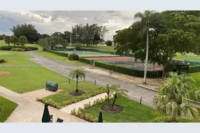 8961 S Hollybrook Blvd #106, Pembroke Pines, FL 33025 - Photo 25