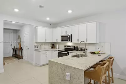283 SW 169th Lane, Pembroke Pines, FL 33027 - Photo 3