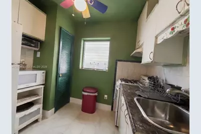 7935 Carlyle Ave #4, Miami Beach, FL 33141 - Photo 7