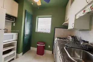 7935 Carlyle Ave, Miami Beach, FL 33141 - Photo 7