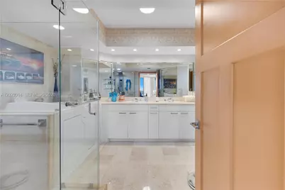 21055 Yacht Club Dr #2704, Aventura, FL 33180 - Photo 21