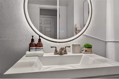 19201 Collins Ave #949, Sunny Isles Beach, FL 33160 - Photo 31