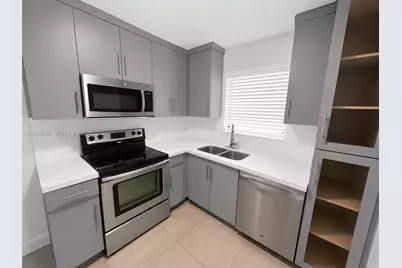811 NW 6th Ave #4, Pompano Beach, FL 33060 - Photo 3