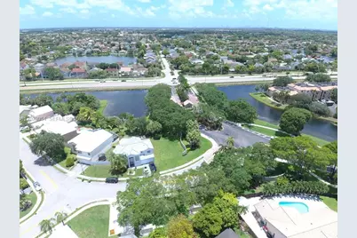 10205 SW 12th St, Pembroke Pines, FL 33025 - Photo 43