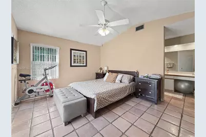 14609 SW 143rd Place Cir, Miami, FL 33186 - Photo 15