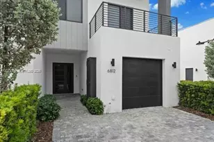 6812 SW 80th St, Miami, FL 33143 - Photo 1
