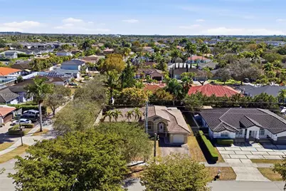 18049 SW 152nd Ave, Miami, FL 33187 - Photo 21
