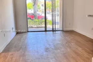 7930 N Nob Hill Rd, Tamarac, FL 33321 - Photo 5