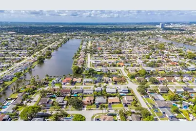 11641 NW 42nd St, Sunrise, FL 33323 - Photo 29