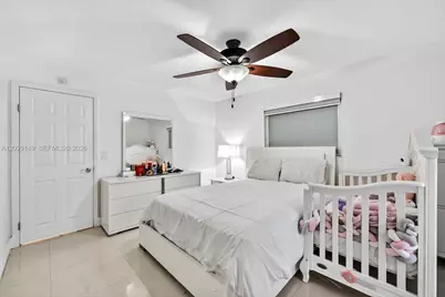 1071 W 37th St, Hialeah, FL 33012 - Photo 19