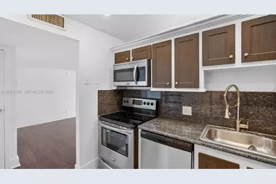 20335 W Country Club Dr #502, Aventura, FL 33180 - Photo 9