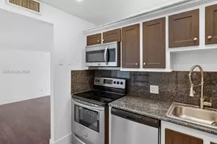 20335 W Country Club Dr, Aventura, FL 33180 - Photo 9