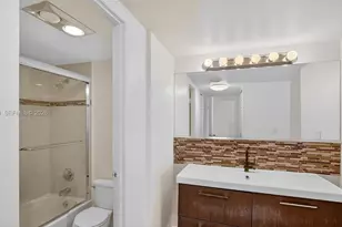 20335 W Country Club Dr, Aventura, FL 33180 - Photo 15