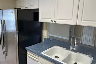 301 SW 86th Ave, Pembroke Pines, FL 33025 - Photo 11