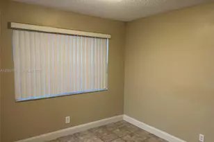 301 SW 86th Ave, Pembroke Pines, FL 33025 - Photo 3
