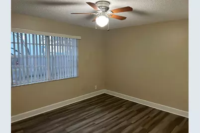 301 SW 86th Ave #102, Pembroke Pines, FL 33025 - Photo 5