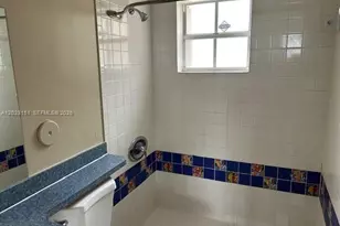 301 SW 86th Ave, Pembroke Pines, FL 33025 - Photo 23