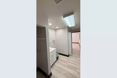 608 S Tampania, Other City - In The State Of Florida, FL 33609 - Photo 19