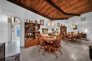 330 Briarwood Cir, Hollywood, FL 33024 - Photo 3