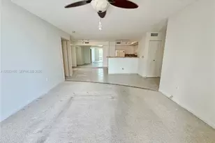 19877 E Country Club Dr, Aventura, FL 33180 - Photo 17