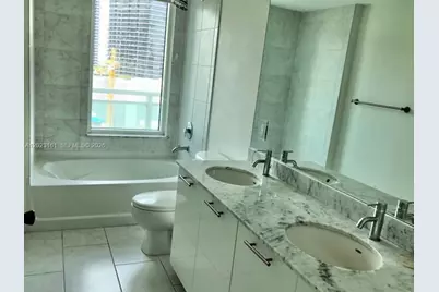 950 Brickell Bay Dr #1701, Miami, FL 33131 - Photo 5