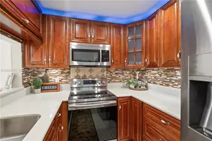 9367 SW 1st St, Plantation, FL 33324 - Photo 19