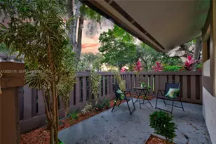 9367 SW 1st St, Plantation, FL 33324 - Photo 5