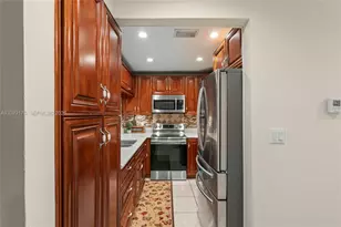9367 SW 1st St, Plantation, FL 33324 - Photo 15