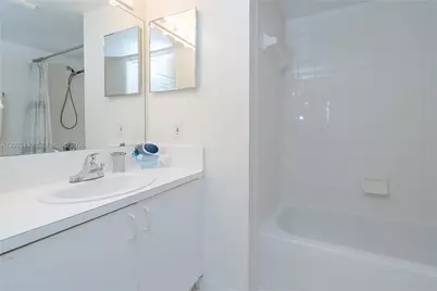 19601 E Country Club Dr #7606, Aventura, FL 33180 - Photo 13