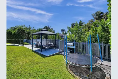 2330 NE 195th St, Miami, FL 33180 - Photo 29