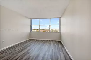 1300 NE Miami Gardens Dr, Miami, FL 33179 - Photo 21