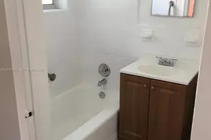 520 SW 4th St, Miami, FL 33130 - Photo 7
