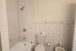 9400 SW 169th St, Palmetto Bay, FL 33157 - Photo 13