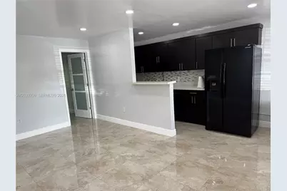 1860 Venice Park Dr #107, North Miami, FL 33181 - Photo 5
