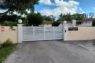 1860 Venice Park Dr, North Miami, FL 33181 - Photo 29