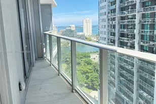 77 SE 5th St, Miami, FL 33131 - Photo 11