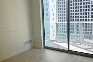 77 SE 5th St, Miami, FL 33131 - Photo 7