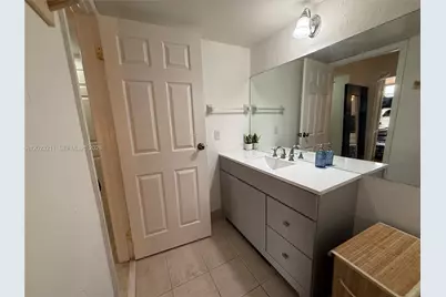 450 Commodore Dr #306, Plantation, FL 33325 - Photo 19