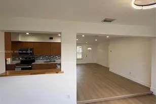 7150 SW 10th St, Pembroke Pines, FL 33023 - Photo 5